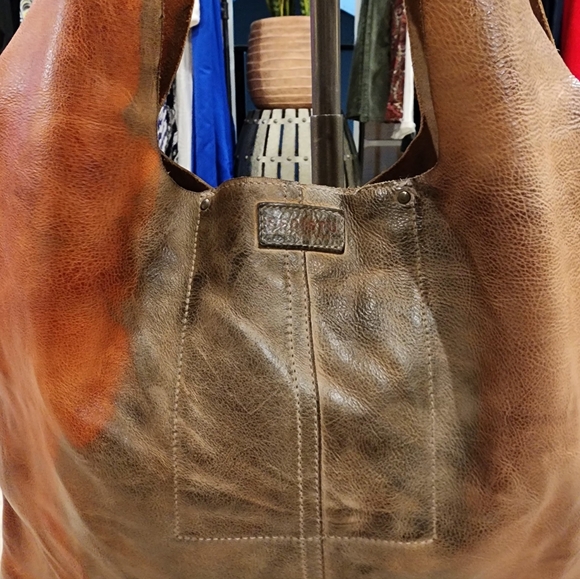 💥SOLD💥BED|STU Distressed Ariel Tan Leather Hobo Bag (RARE COLOR) - Picture 7 of 10